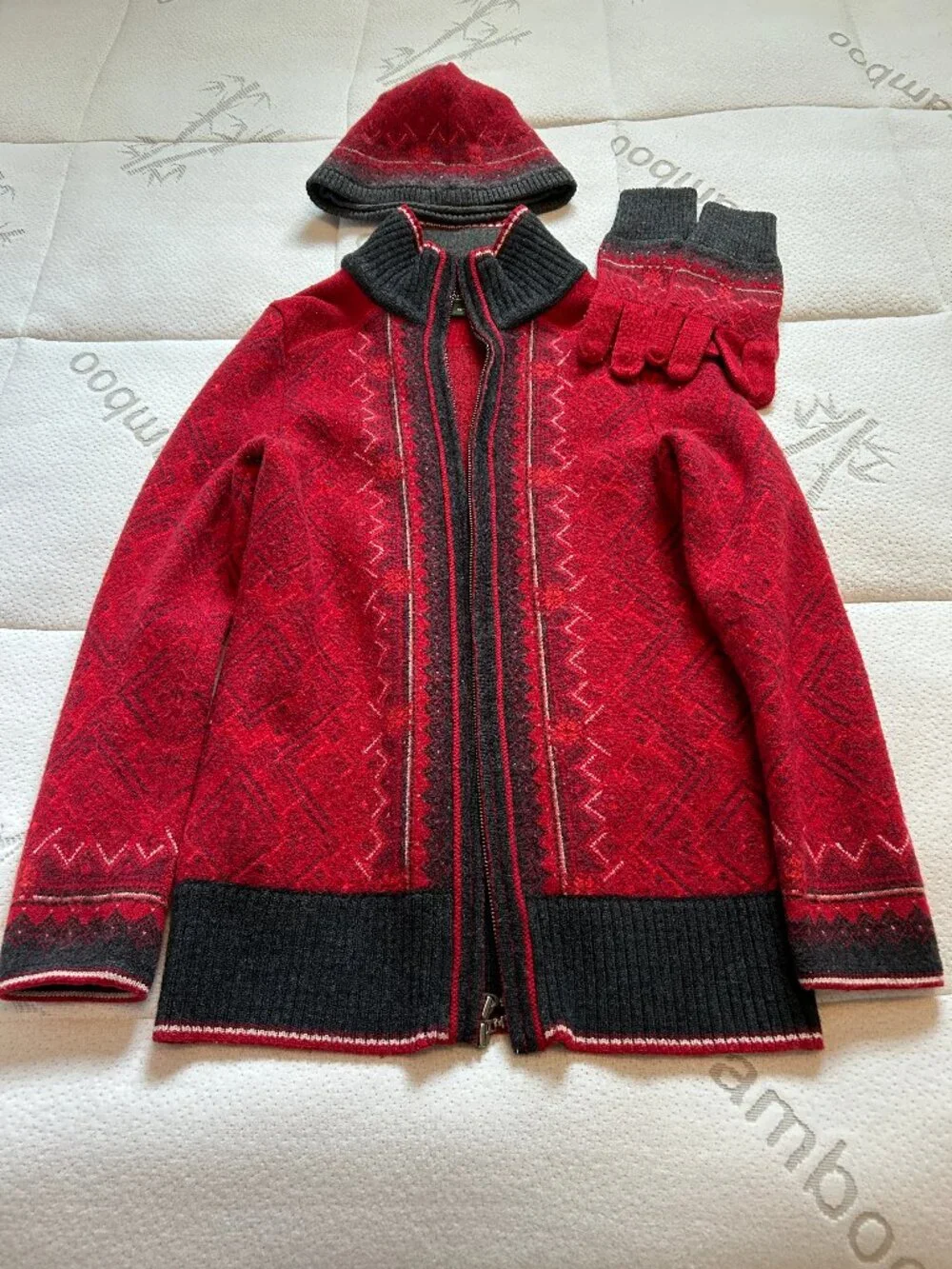 EDDIE BAUER WOMEN'S 4-PIECE WOOL SWEATER SET SIZE M RED/GRAY/BLACK